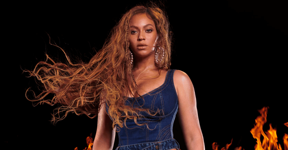Beyonce Dodges Cameras After Return To US Following Dubai Performance