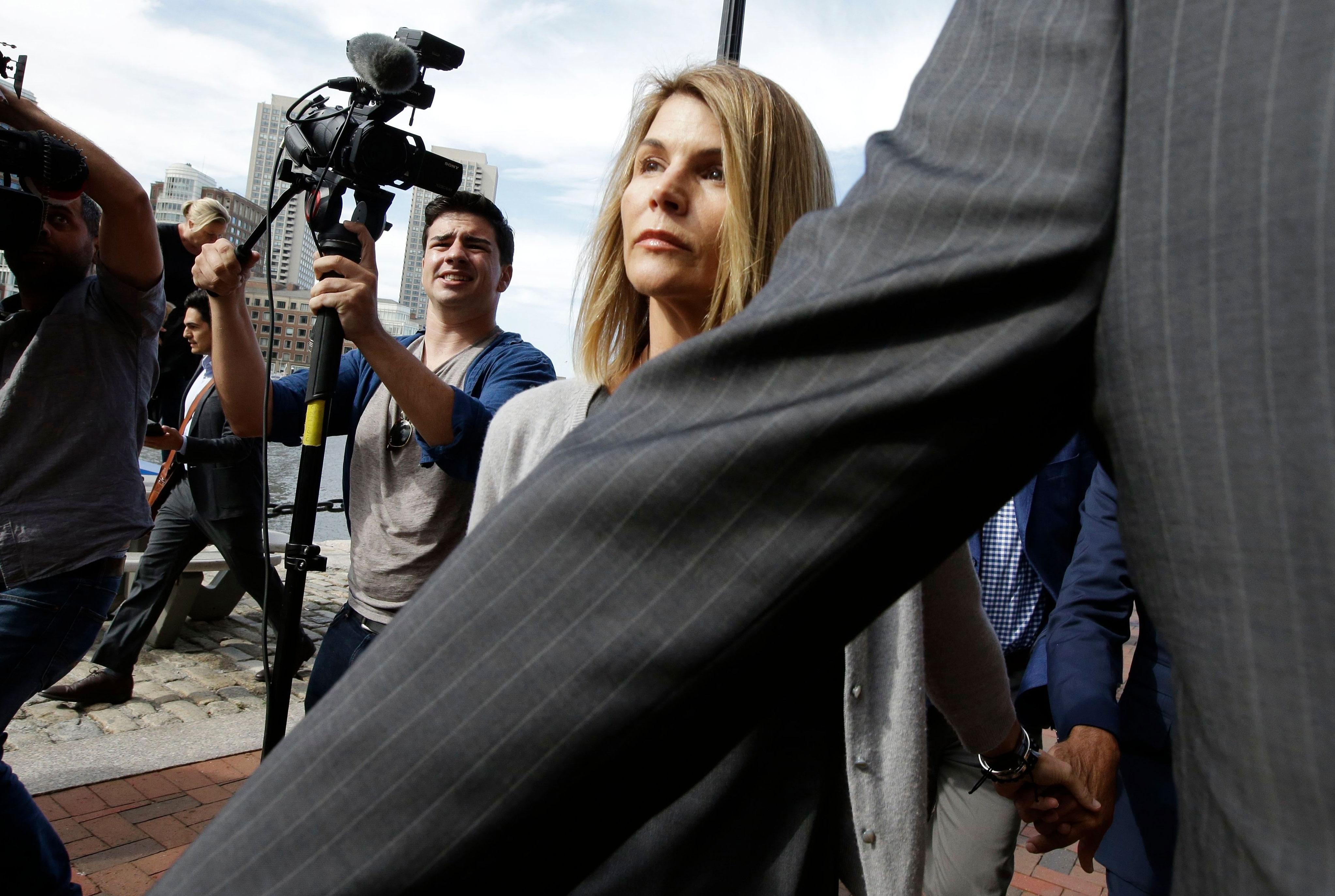 Lori Loughlin Looks Nervous Frail In Court Amid College Admissions Scandal