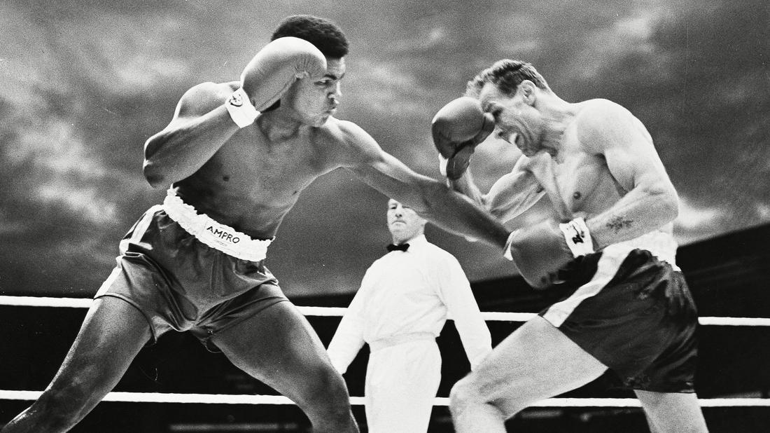 Muhammad Ali V Henry Cooper In A Non-title Fight At Wembley Stadium In 1963.