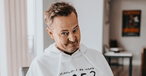 jennifer aniston struggling with matthew perrys death