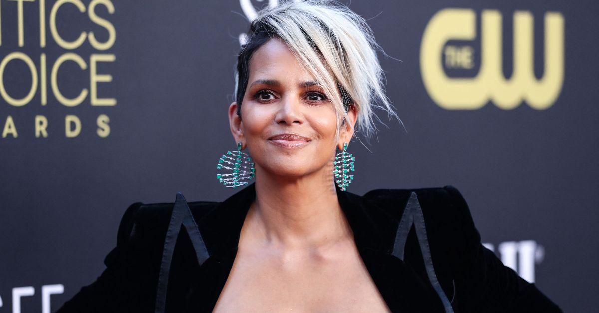 Halle Berry spanks her stylist in hilarious video while struggling