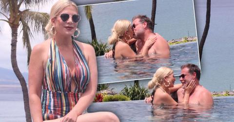 Tori Spelling Wears Swimsuit, Kisses Dean McDermott In Hawaii