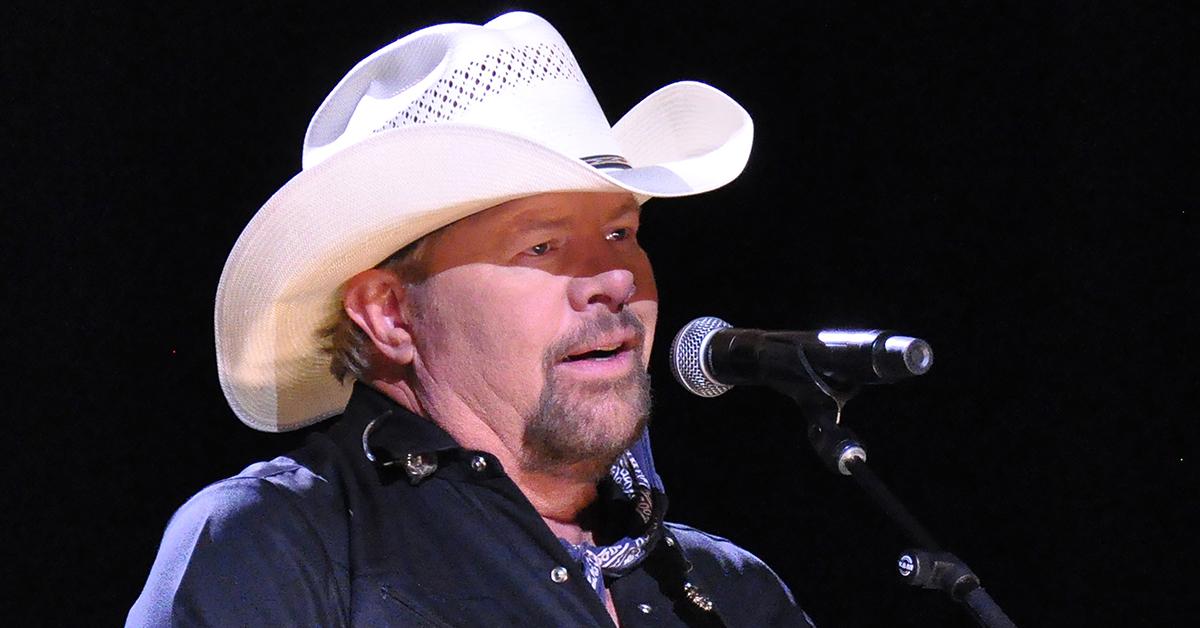 Toby Keith returns to concert stage after stomach cancer diagnosis