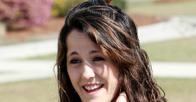 Reality star Jenelle Evans was seen out and about as she sported a red, black and grey flannel long-sleeved shirt.