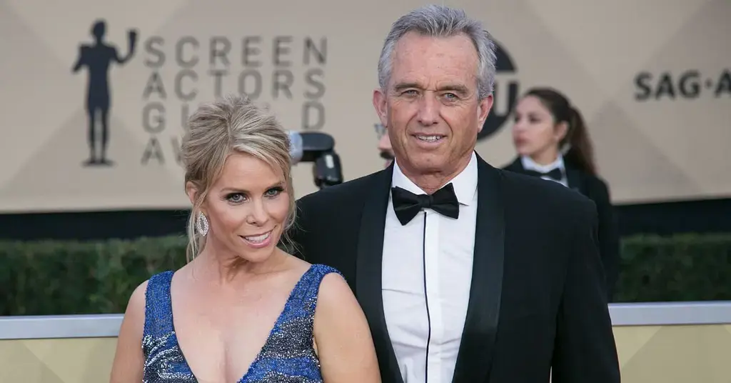 $4.4M Townhouse, Scandal, & Marriage: Cheryl Hines'S Shocking Reveal - woq3c61