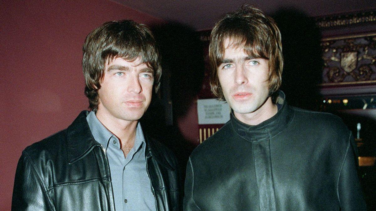 Photo of Noel and Liam Gallagher