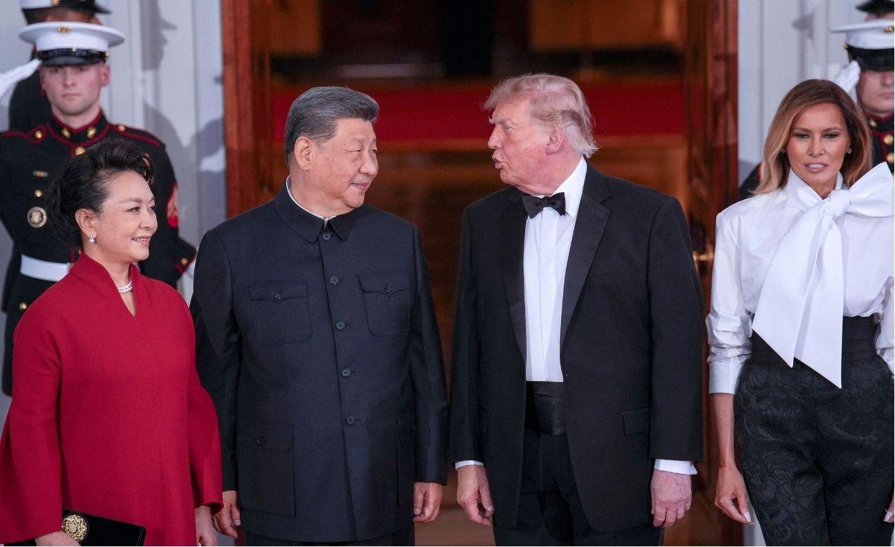 Photo of Donald Trump, Melania Trump, Xi Jinping and Peng Liyuan.