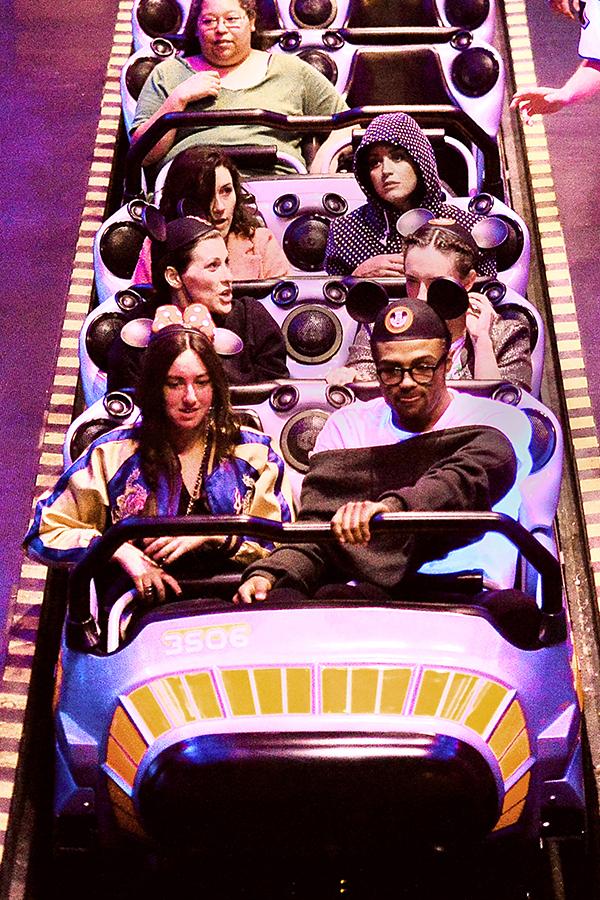 //katy perry john mayer date disneyland