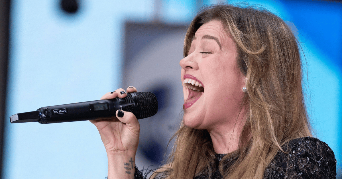 Photo of Kelly Clarkson