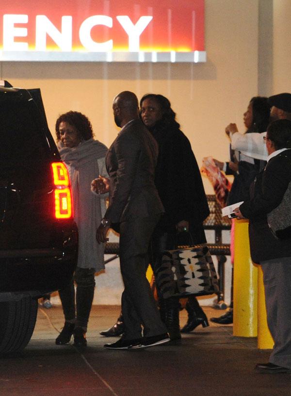 Cissy Houston & Family Visiting Bobbi Kristina In Hospital