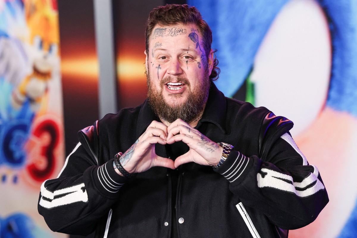 A source said Roll has started dating again and wants to have another child.