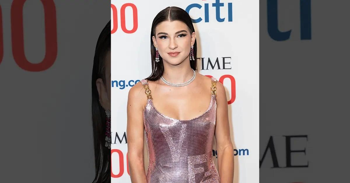 Phoebe Gates' online shopping extension has been accused of stealing sales.