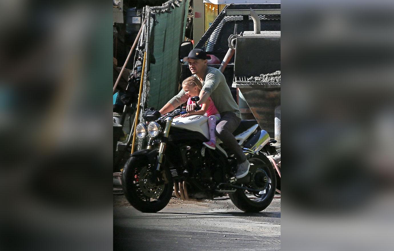 //jeremy renner daughter motorcycle no helmet