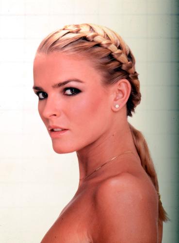 Nicole Brown Simpson Poses Nude In Sexy Photo Shoot