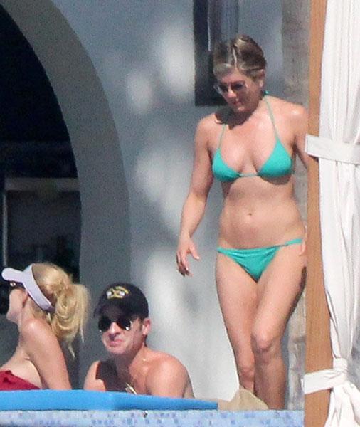 //jennifer aniston cabo bikini