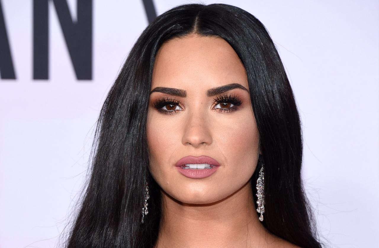 //demi lovato hospitalized overdose pp