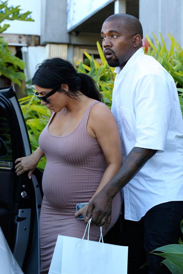 Kim Kardashian Baby Bump Butt Photos