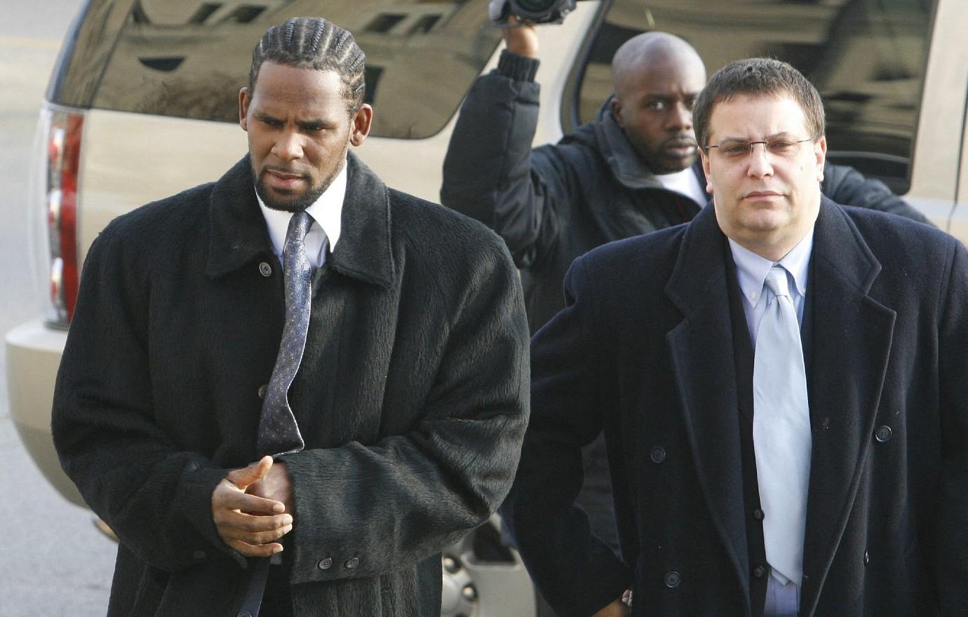R. Kelly Accuses Prison Warden of Blocking His Friend From Visiting ...