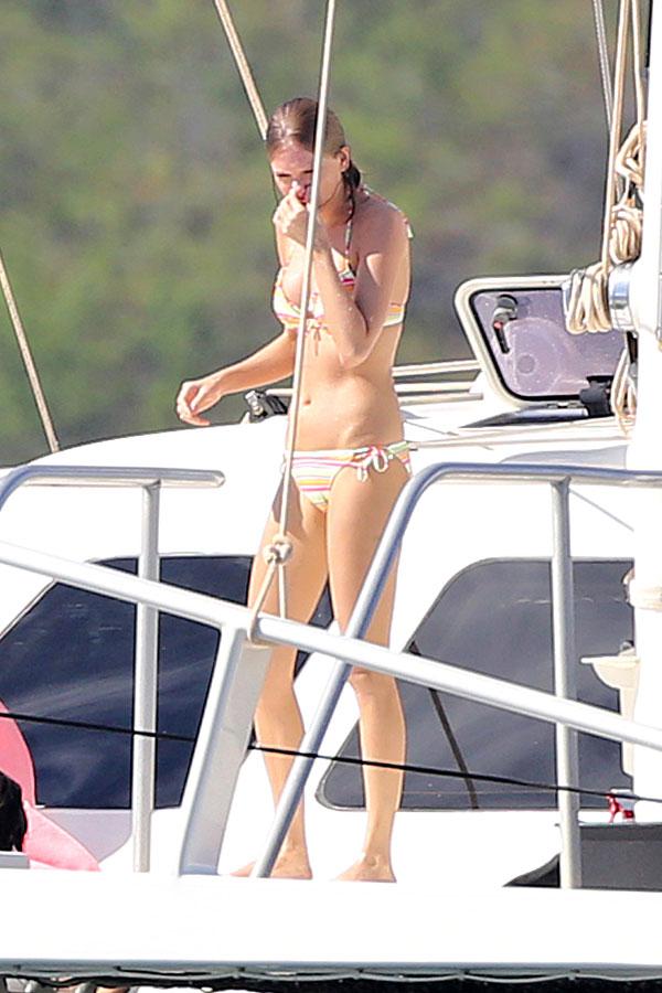Taylor Swift Bikini Hawaii Vacation