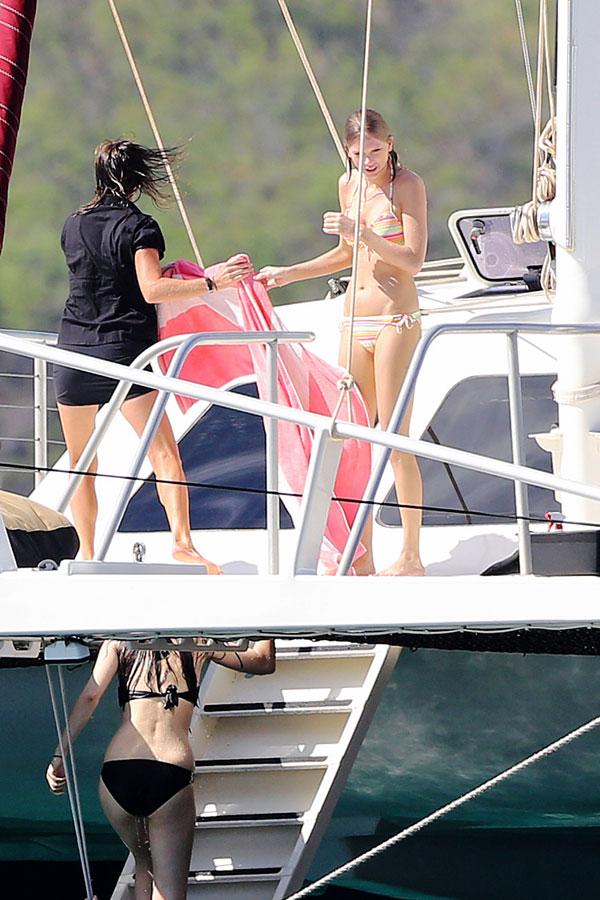 Taylor Swift Bikini Hawaii Vacation