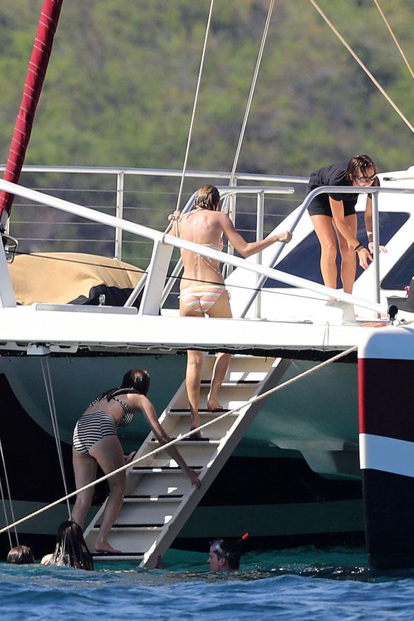 Taylor Swift Bikini Hawaii Vacation